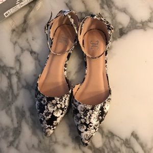 Journee Collection strap ballet flats